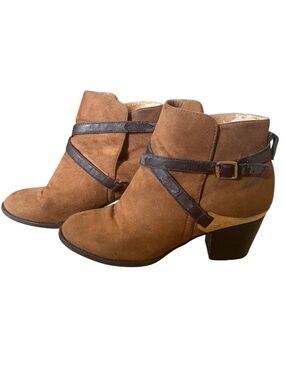 Forever 21 Tan Suede Booties with Heel and Buckle | Size 8